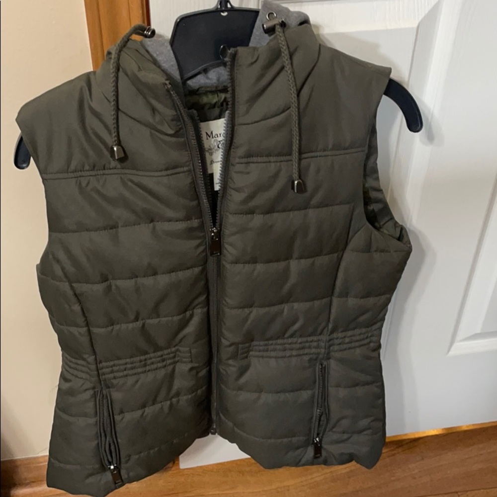 Puffy ski vest hoodie.